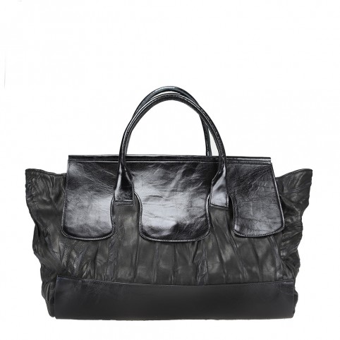 Tote bag in crumpled leather with shaped flap